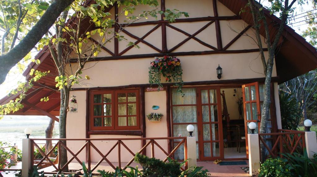 Golden Lake View Boutique Resort Kanchanaburi Exterior foto