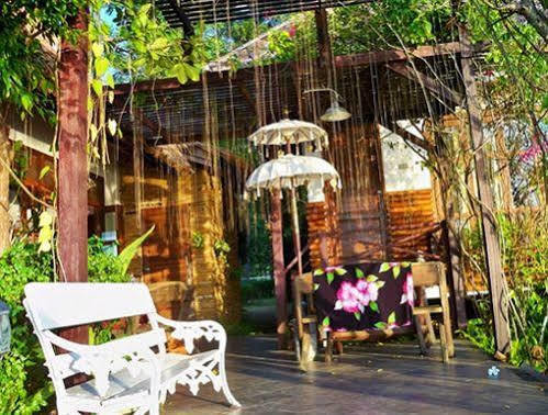 Golden Lake View Boutique Resort Kanchanaburi Exterior foto